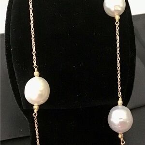 Elegant 14K Gold and White 8-11mm Pearl Necklace